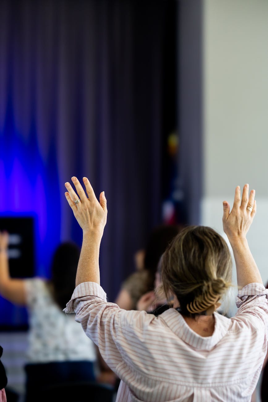engaged audience in spiritual gathering