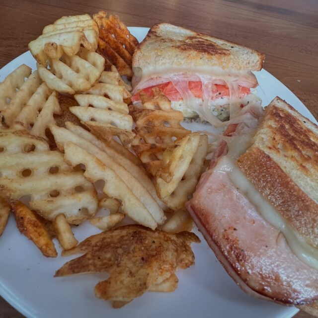 First time at Earth at Tolhouse, idk what took me so long 🥪 🥤 ❤️